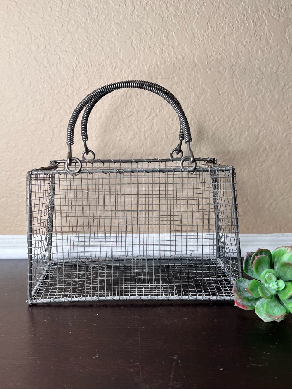 Vintage Wire Market Basket Purse, Storage Ideas, Closet Organization, Egg Basket